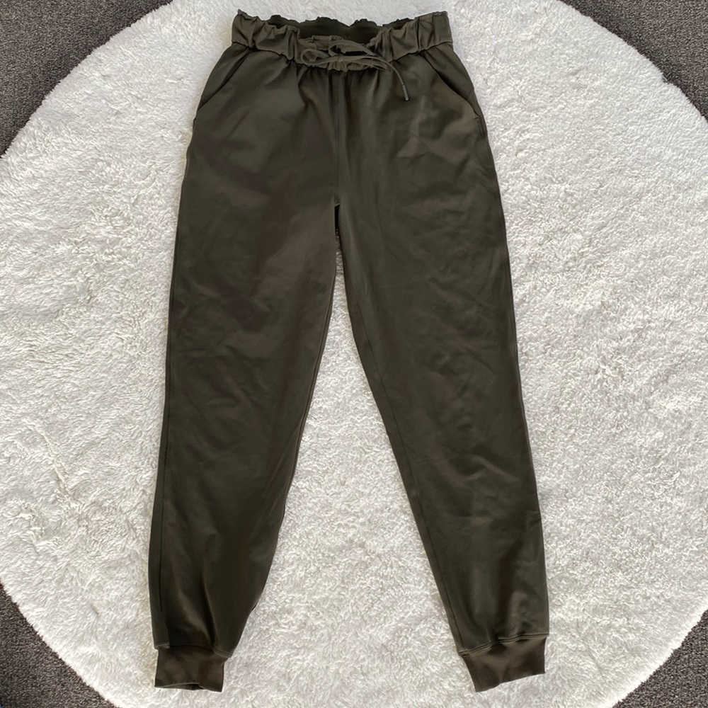 ❤️ Lululemon Stretch Luxtreme High-Rise Jogger 28" *Luxtreme Olive Size 6 NWOT